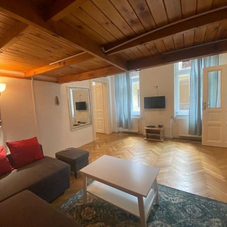 Ac With Free Parking At Acacia St, City Center Budapest Exterior foto