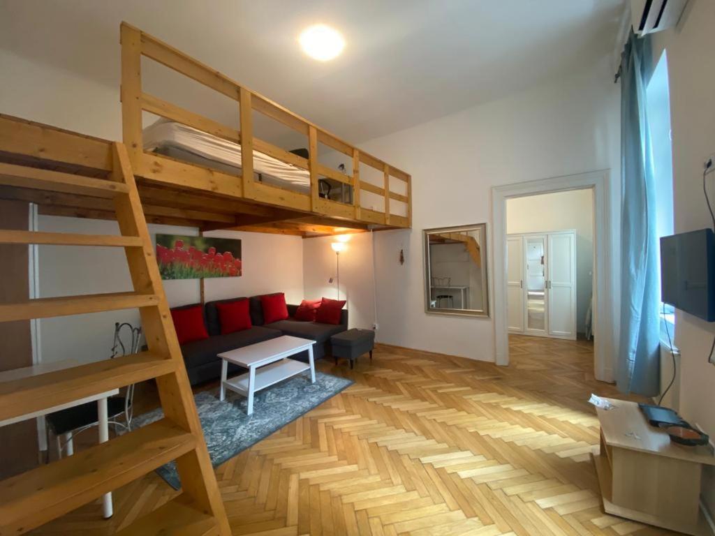Ac With Free Parking At Acacia St, City Center Budapest Exterior foto