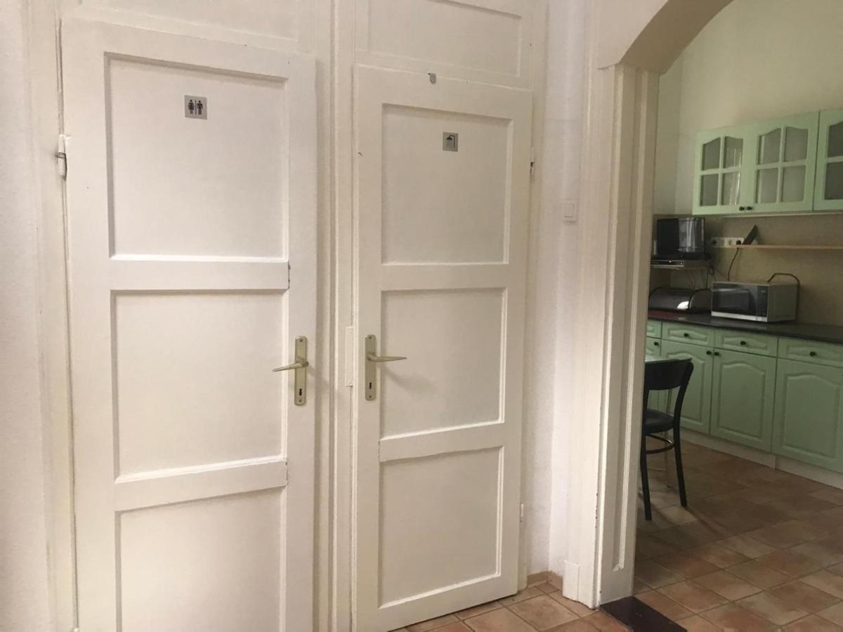 Ac With Free Parking At Acacia St, City Center Budapest Exterior foto